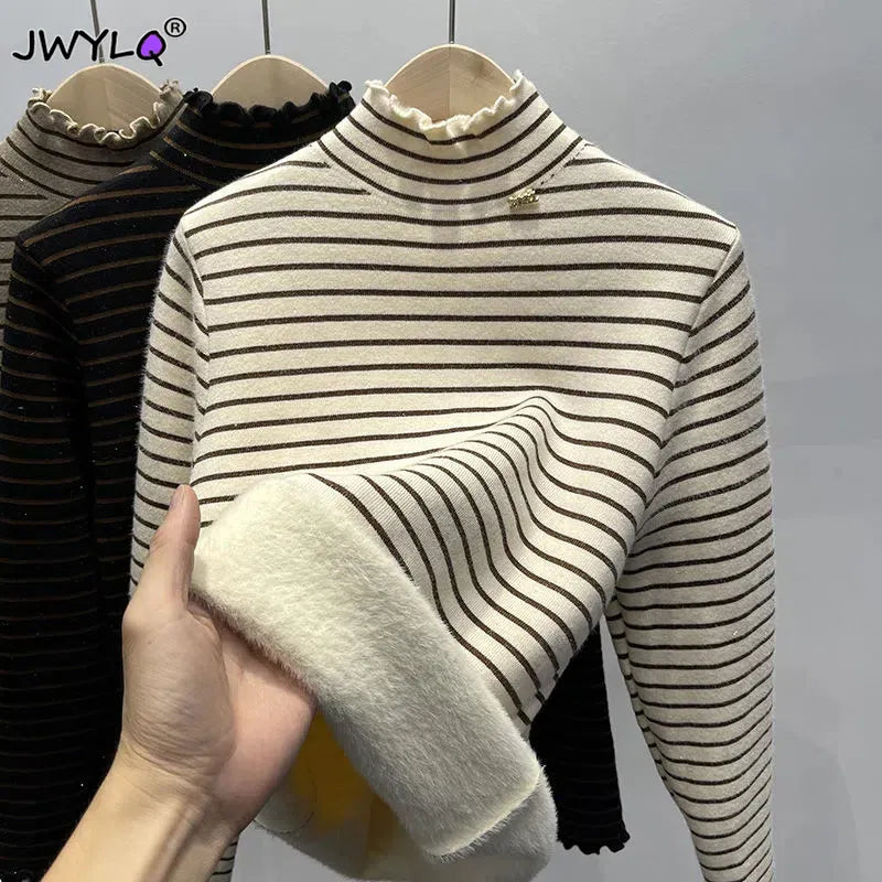 Pull Marinière Col Roulé détail bijoux col - Intérieur polaire
