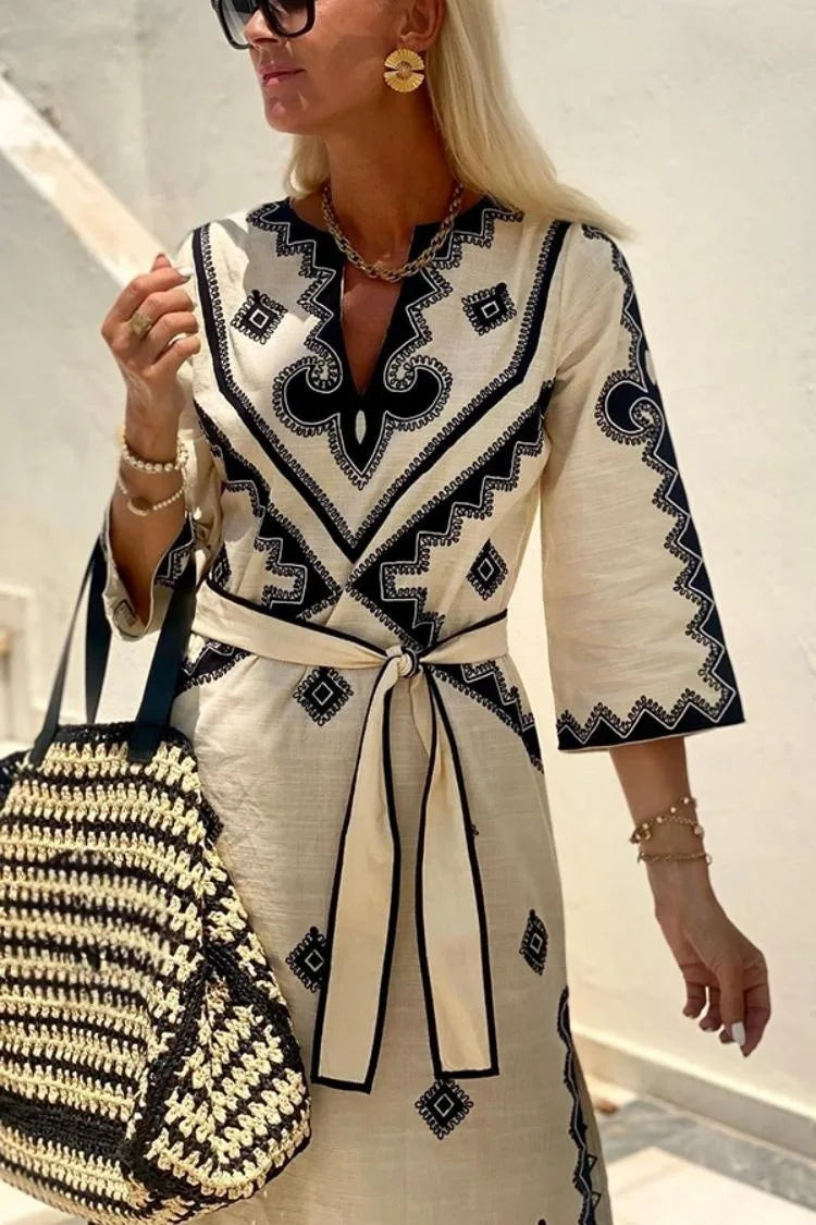 Robe Bohème Élégante à Broderies Contrastées