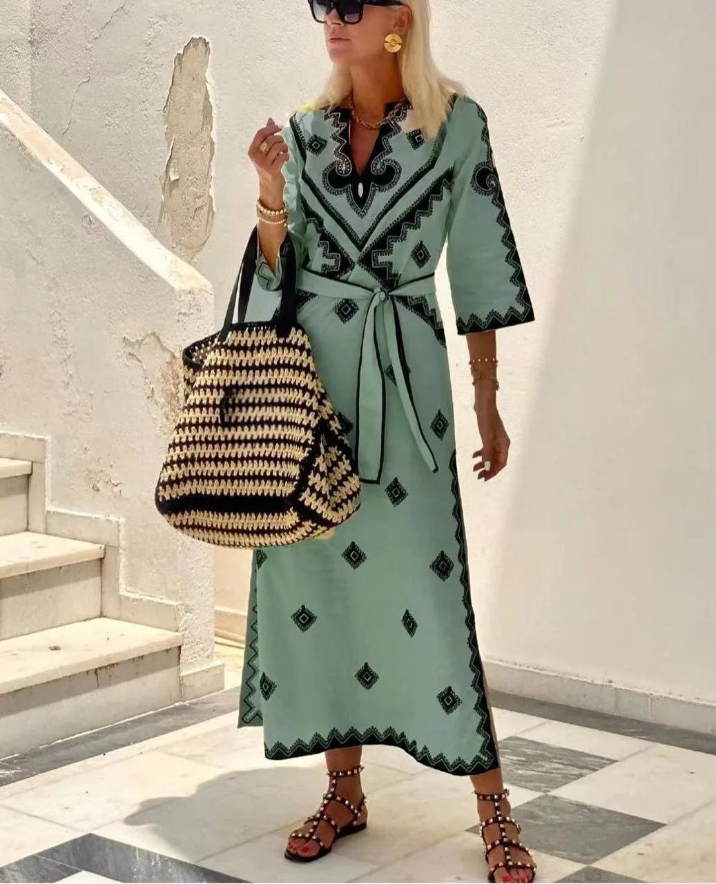 Robe Bohème Élégante à Broderies Contrastées