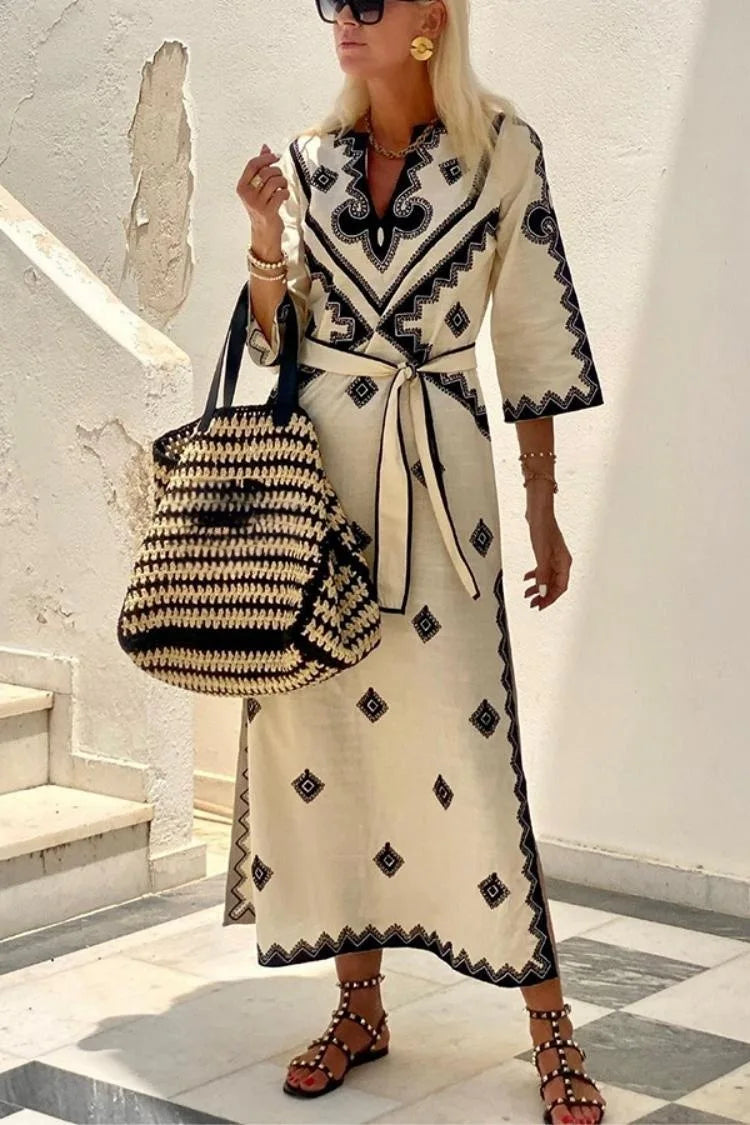 Robe Bohème Élégante à Broderies Contrastées